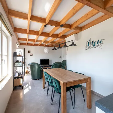 Charming In A Quiet Location Holiday home